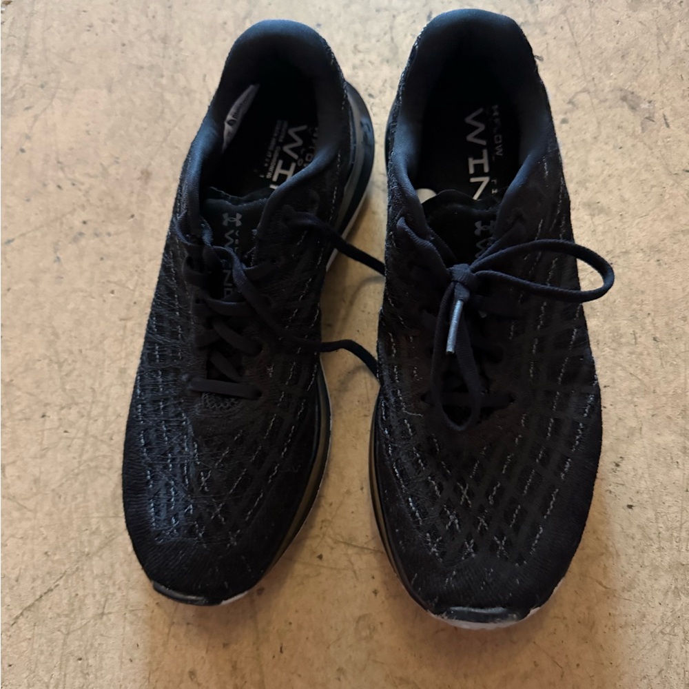 Under Armour Turf Shoes sz 10 GUC